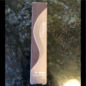 Osmosis lip gloss in Cinnamon Kiss